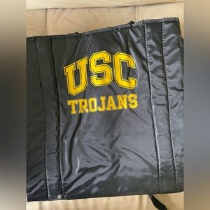 USC Trojan Stadium Seat pad, Black with yellow logo.
